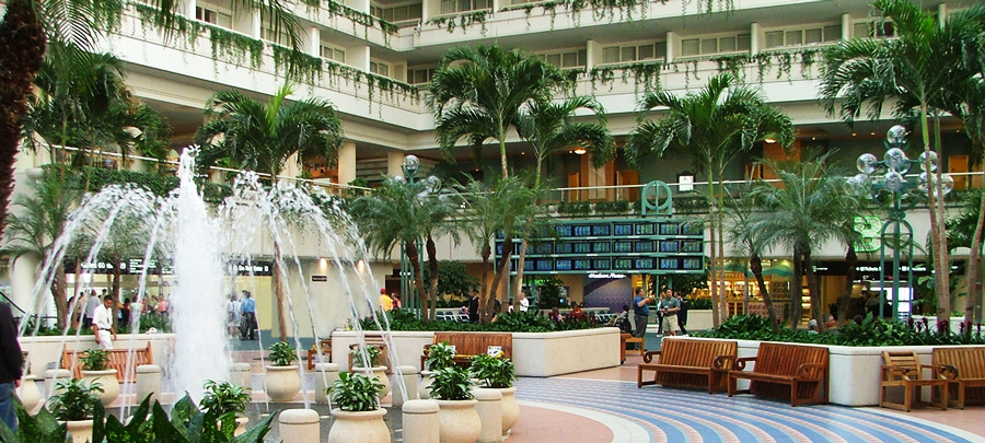 オーランド国際空港(MCO)