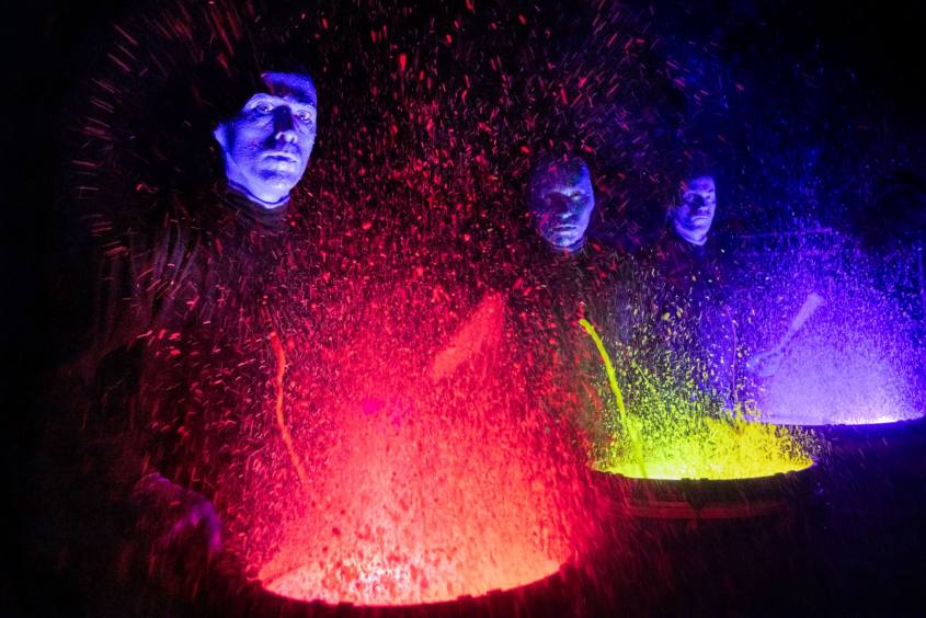 ショー鑑賞｜ブルーマン・グループ BLUE MAN GROUP at ICON PARK